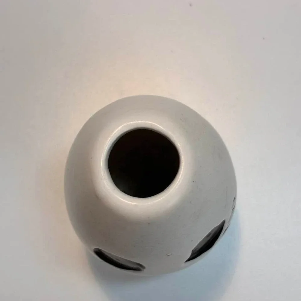 White Ceramic Skeleton Face Bud Vase Halloween Gothic‎ Spooky Goth Table Decor